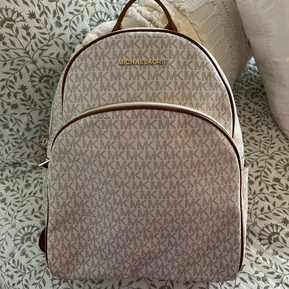 Sheila Medium Logo Backpack - Picture 1 of 2